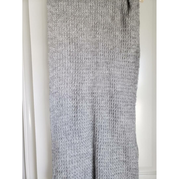 Banana Republic Wool Scarf - Picture 3 of 4